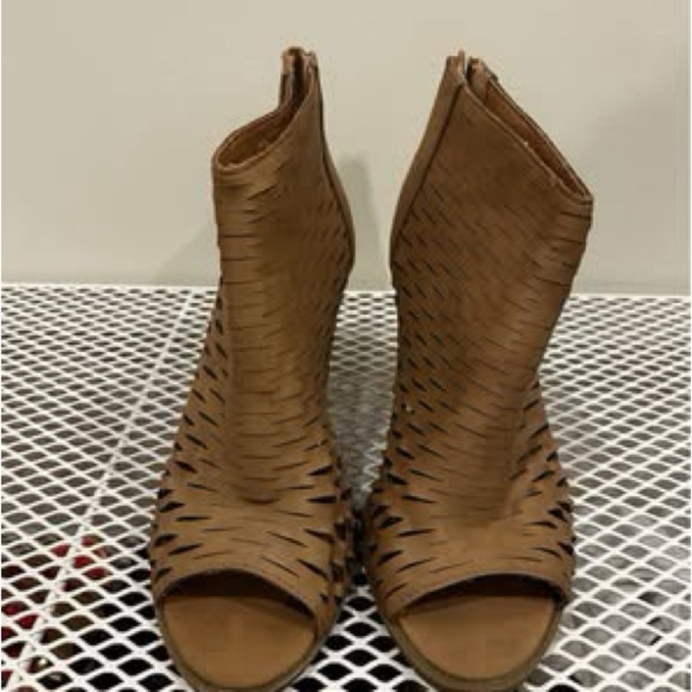 Stylish Tan Women's Shoes